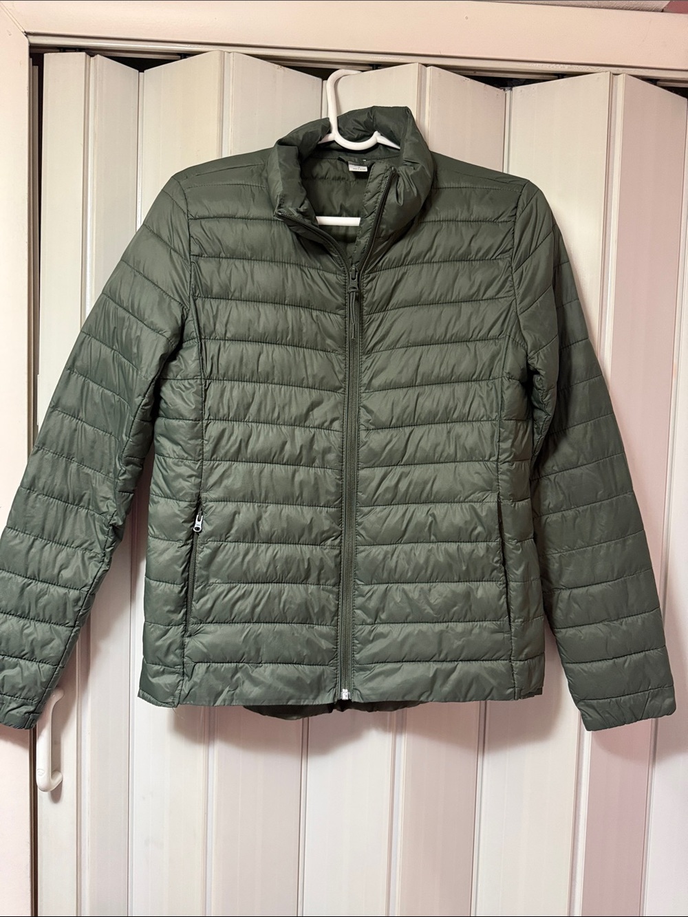Old Navy Women's Lightweight Olive Green Quilted Jacket - Size M